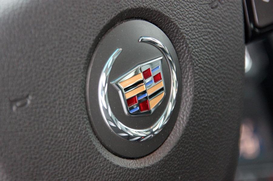  Cadillac CTS-V Sport Wagon 2011 года  (фото 36 из 73)